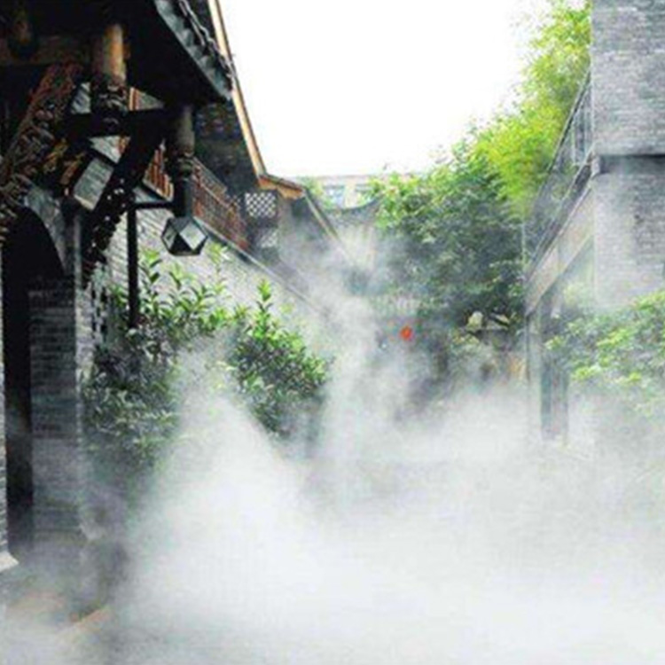 青岛风情街景观人造雾